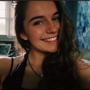Meet your Posher, Briana